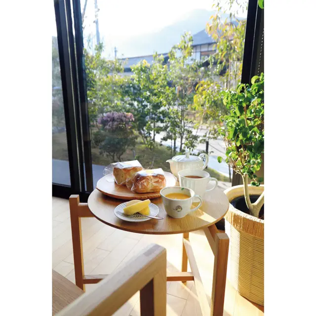 朝食の時間は地元のこだわりのパンやコーヒー、滋味深いスープなどの軽食を自由にいただける