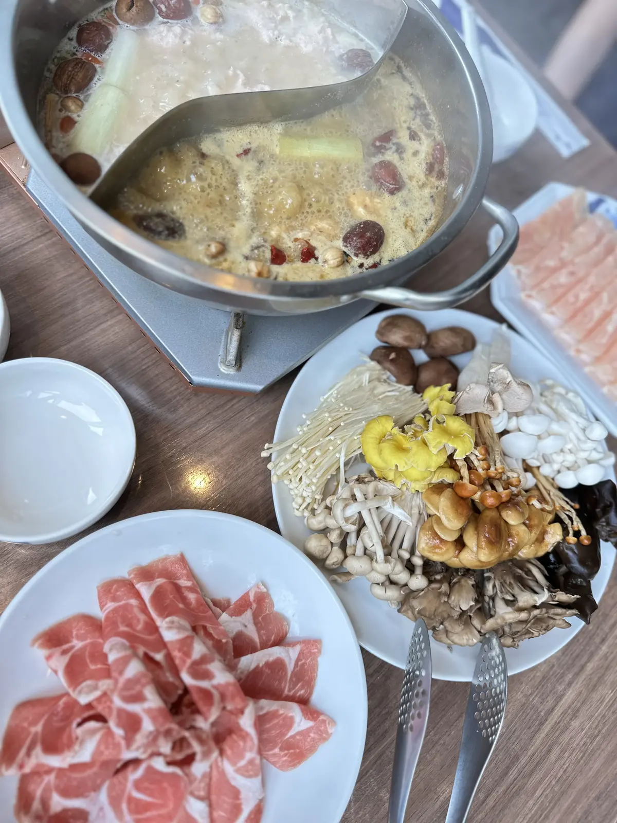 グレー×水色コーデで恵比寿グルメなholの画像_9