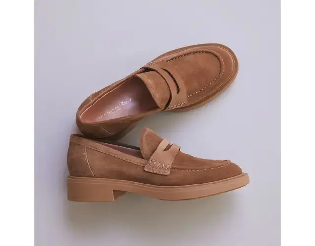 靴「HARRIS」（2）￥135,300／ジャンヴィト ロッシ ジャパン（ジャンヴィト ロッシ）