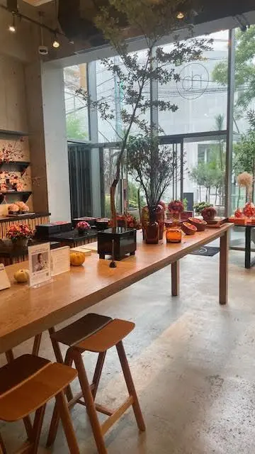 ニコライバーグマン　NOMU」店内