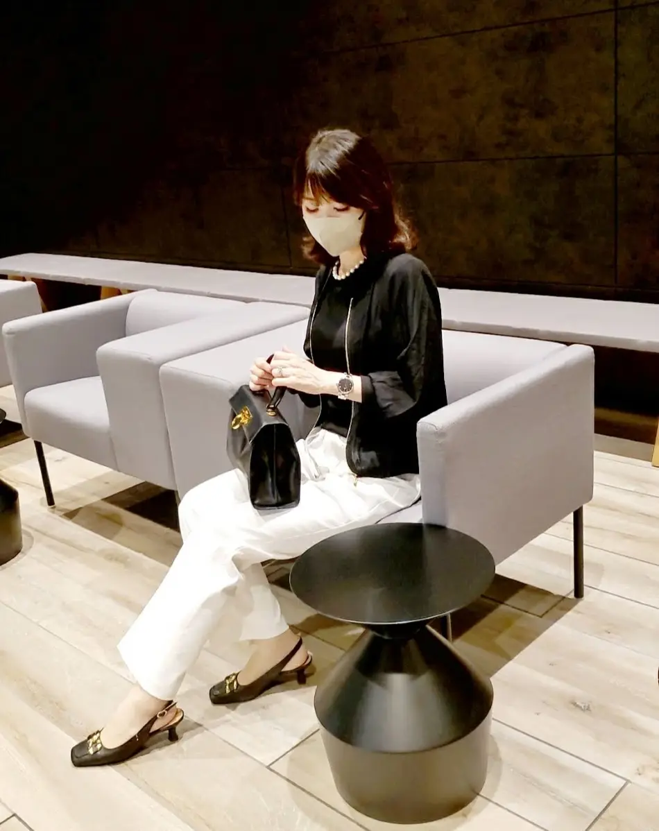 結婚記念日のディナーはモノトーンスタイルの画像_4