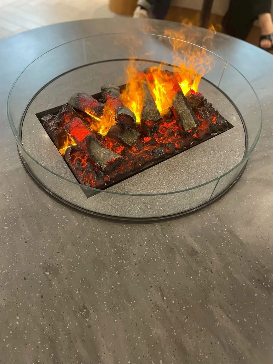 POTLUCK YAESUの暖炉