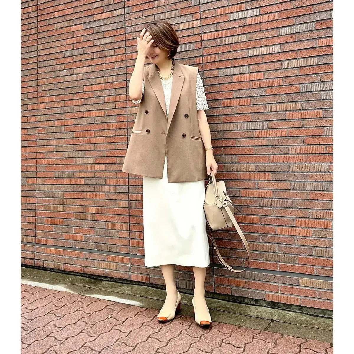 【50代のジレコーデ5選】一枚羽織るだけでおしゃれ上級者に！テクニックいらずでいつものコーデを格上げ