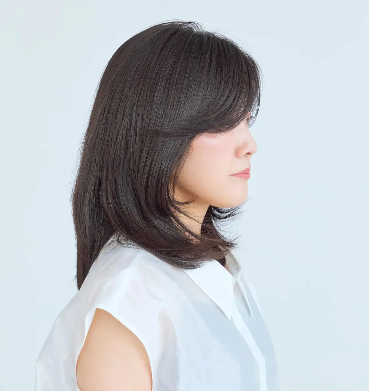 伸びにくい産毛やおくれ毛を、“陰影”として活用