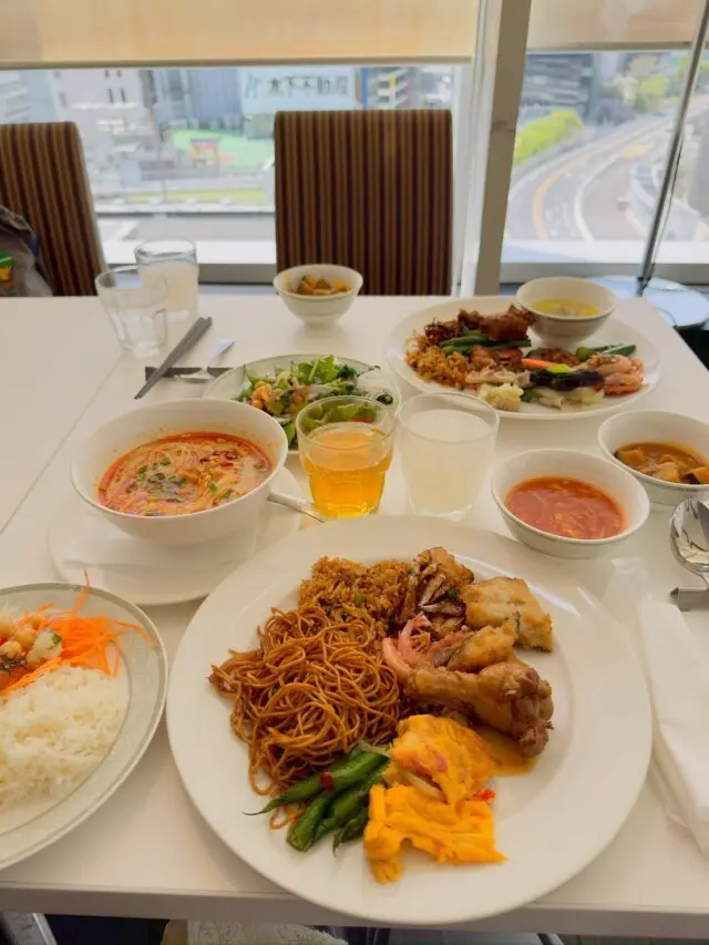 シンガポール料理と銀座シックスの屋上庭園の画像_2