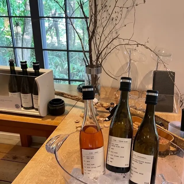 富山県のワイナリー「セイズファーム」のレストランのワイン