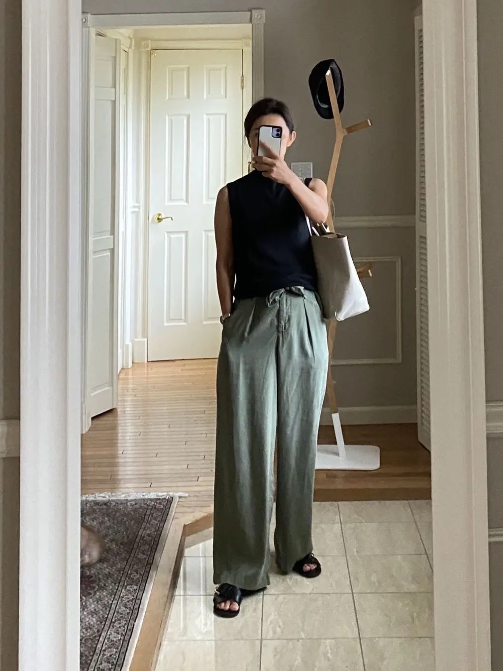 ZARAのカーキパンツは大正解の画像_1