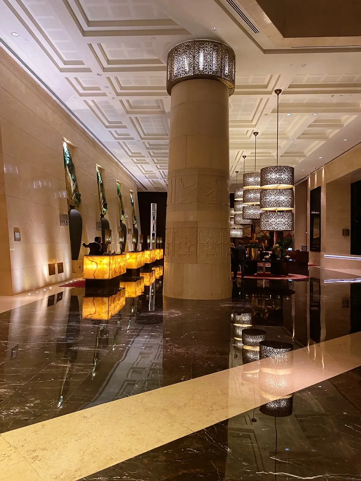 5つ星ホテル「ラッフルズ・ドバイ」&有名の画像_8