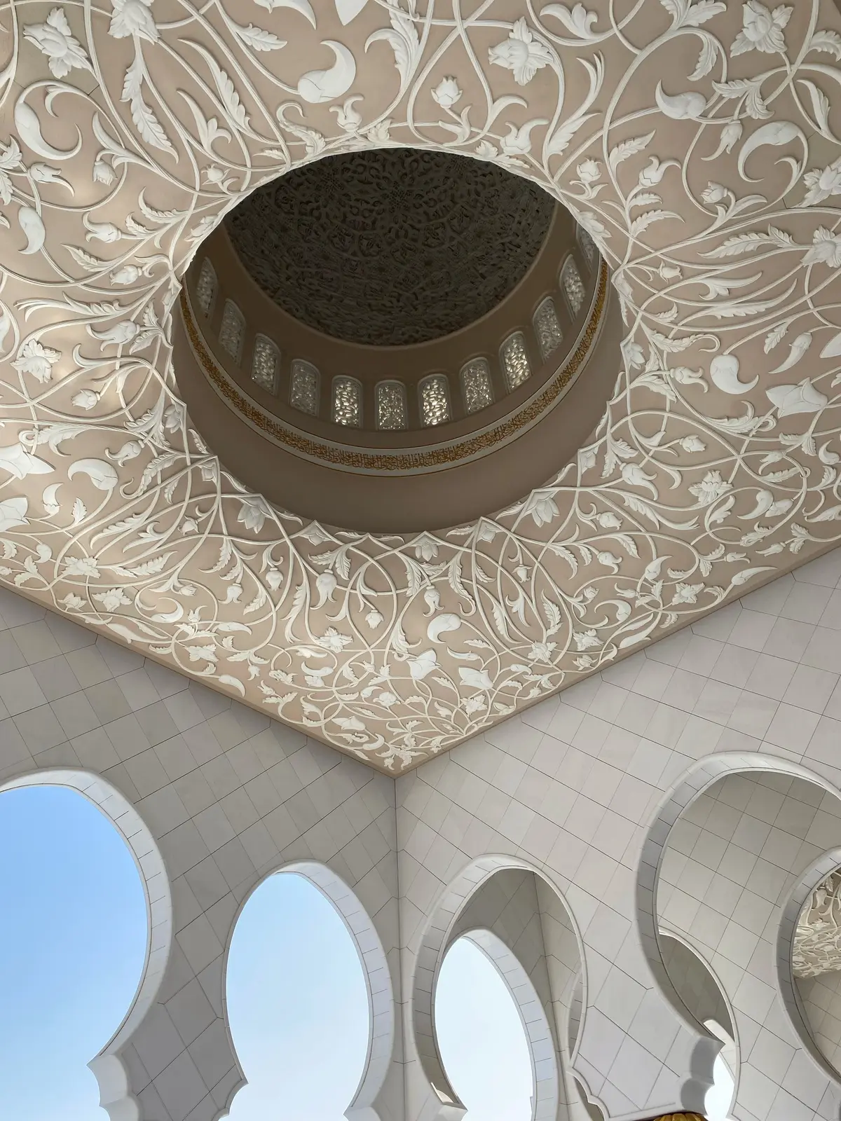 アブダビの象徴眩い「グラン・モスク」へ の画像_11