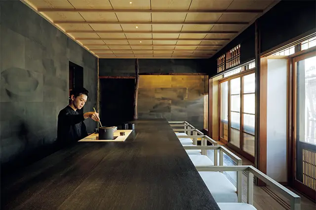 静寂に包まれた茶室