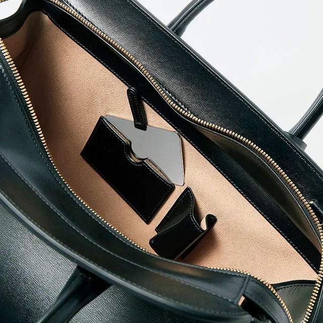 高級感あるピンク調のマイクロファイバー素材で柔らかな印象