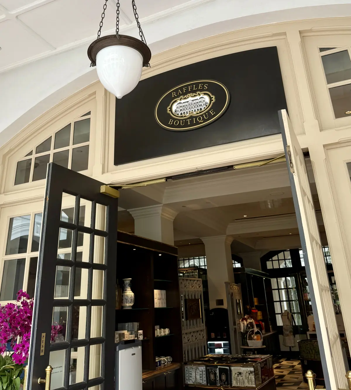 ラッフルズショップ