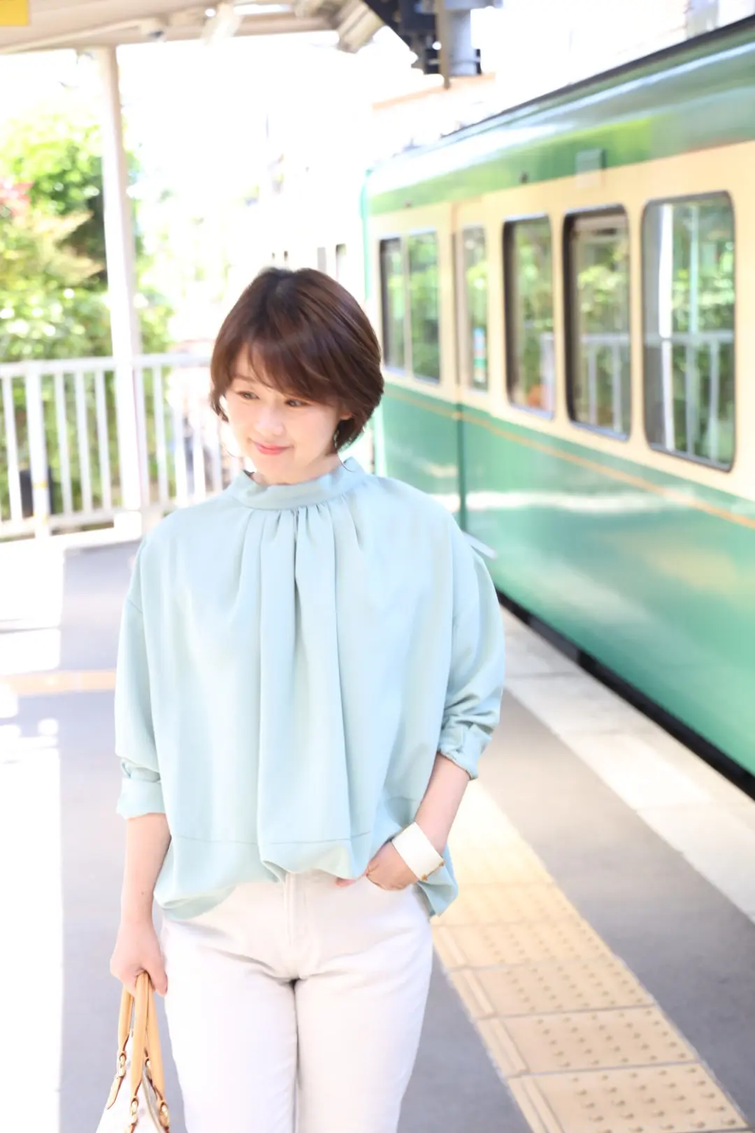 この春お気に入りのレッドカードの白デニムの画像_1