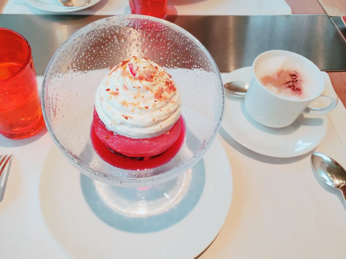 桃のデザート　カプチーノ