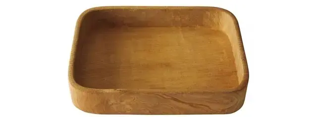 鍋の野菜などを入れる角盆は佃眞吾作。使い込まれた風合いがいい