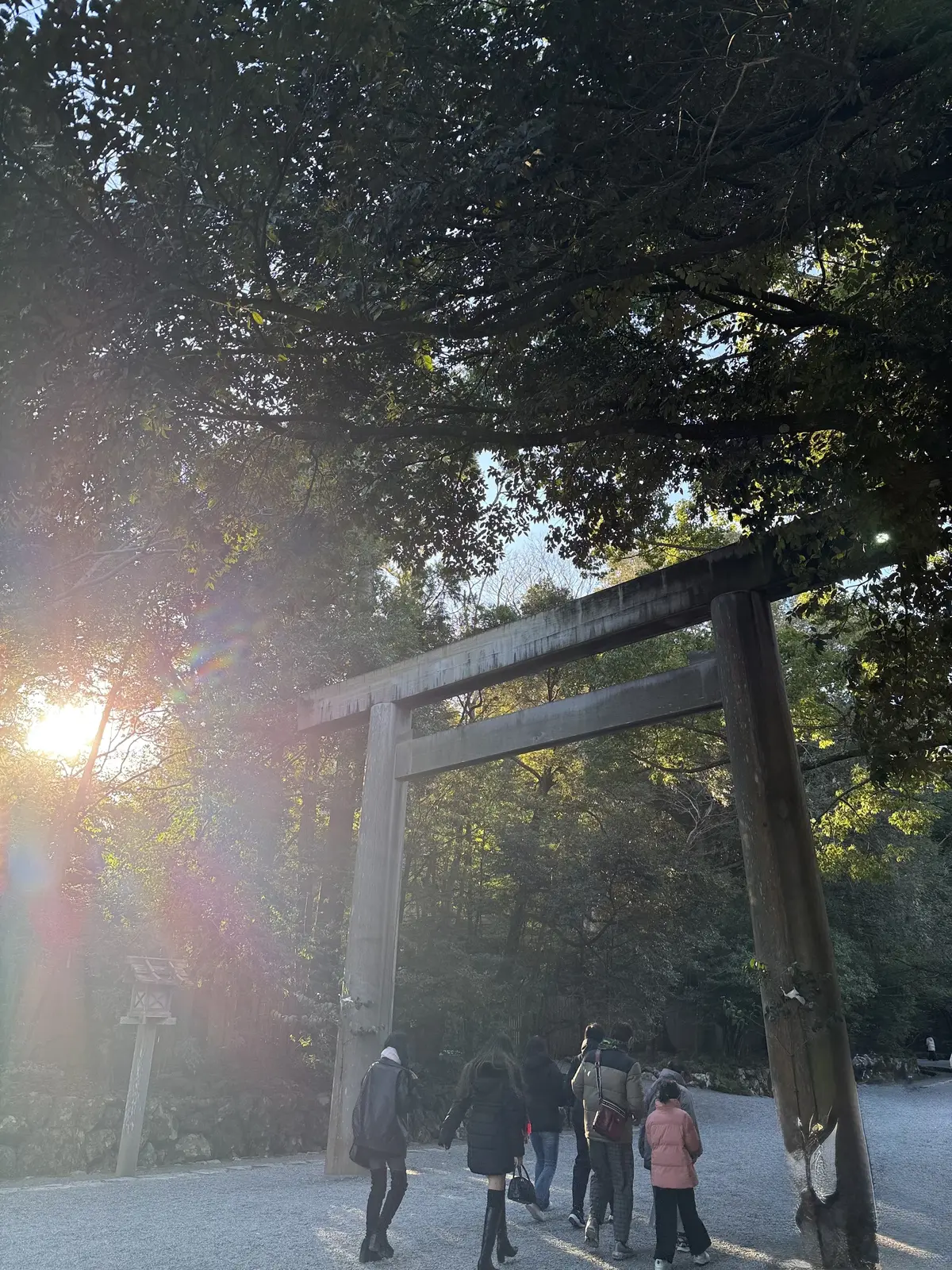 伊勢神宮　初詣　早朝初詣　午年　神馬　三重県　初日の出　ご来光　朝日　五十鈴川　荒祭宮　おかげ横丁　赤福　赤福本店　赤福餅　二見興玉神社　外宮　　内宮　夫婦岩　二見興玉神社　おみくじ　大吉　2026年　日の出
