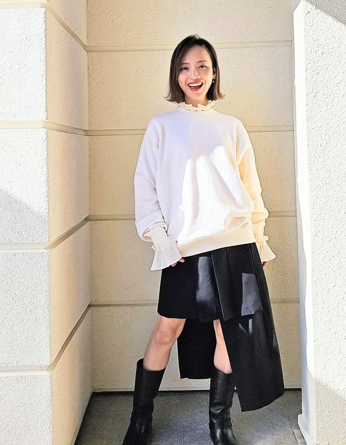 エクラ華組　スカートコーデ　大岩三智子さん　黒スカート　Ujoh　ウジョー