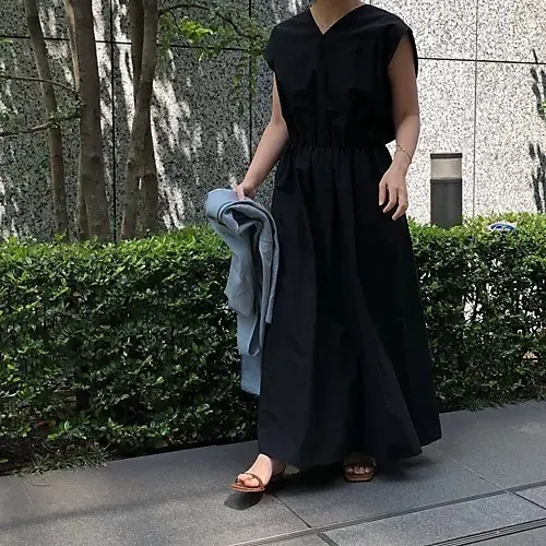 ドラマティックに着映える立体的な美シルエットワンピースコーデ