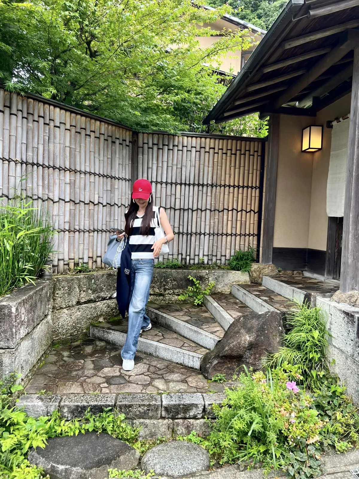 イチリンハナレの店舗前にて