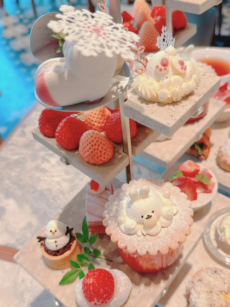 一足早く春を感じる、苺アフタヌーンティーの画像_2