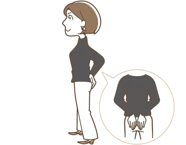 両足を平行にして肩幅よりやや広く開き、均等に重心をかけて立つ