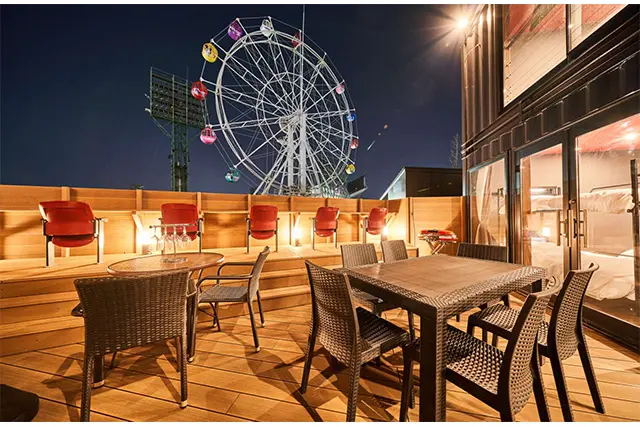 楽天モバイルパーク宮城 （楽天）に宿泊施設が誕 生。楽天イーグルス一色 の客室は屋外テラスつき。