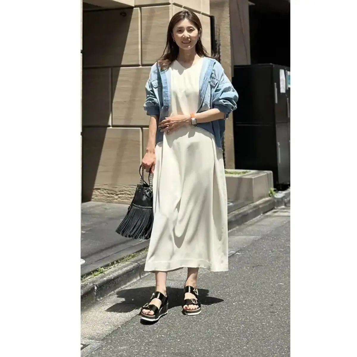 梁瀬理砂さんのワンピースコーデ