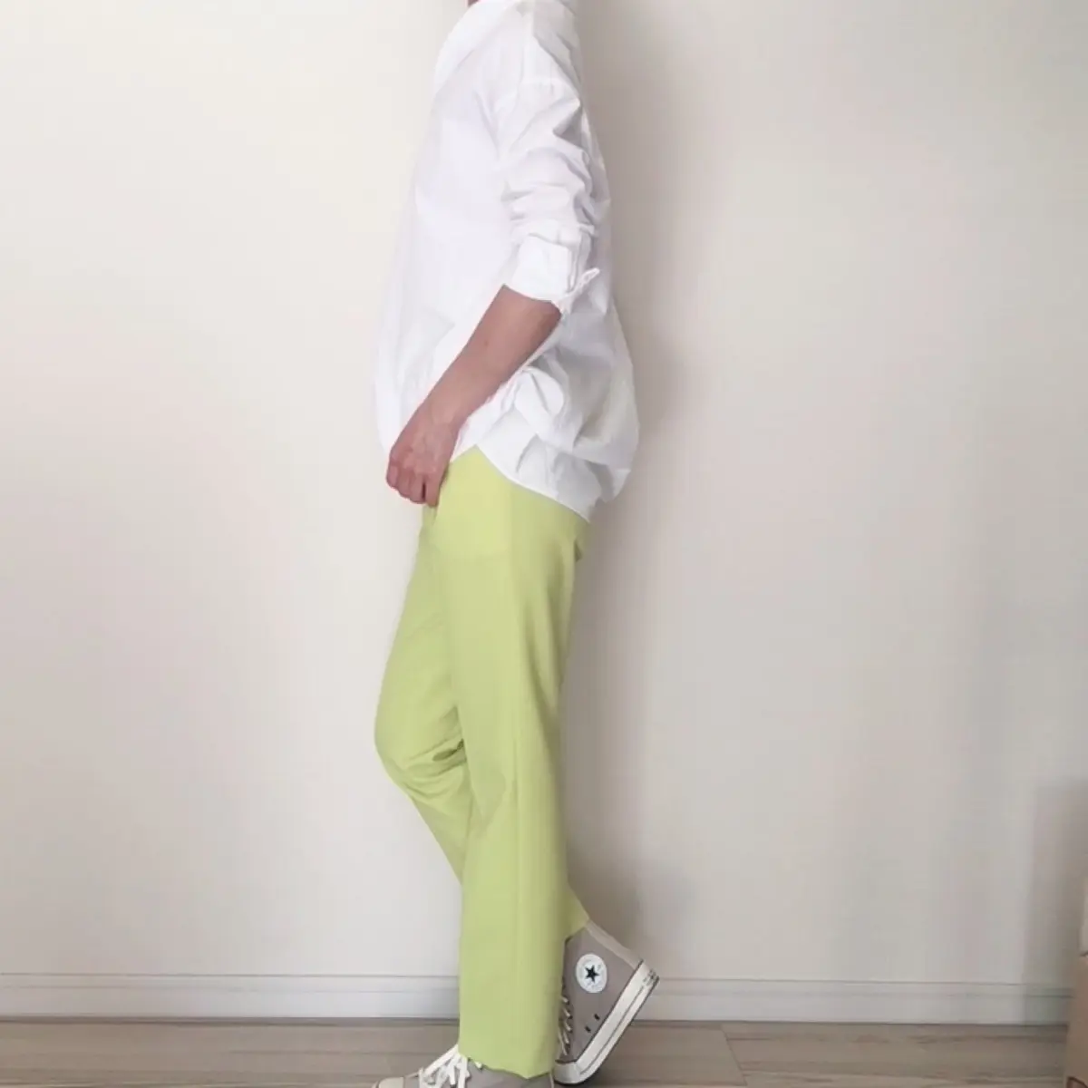 スニーカーと合わせて