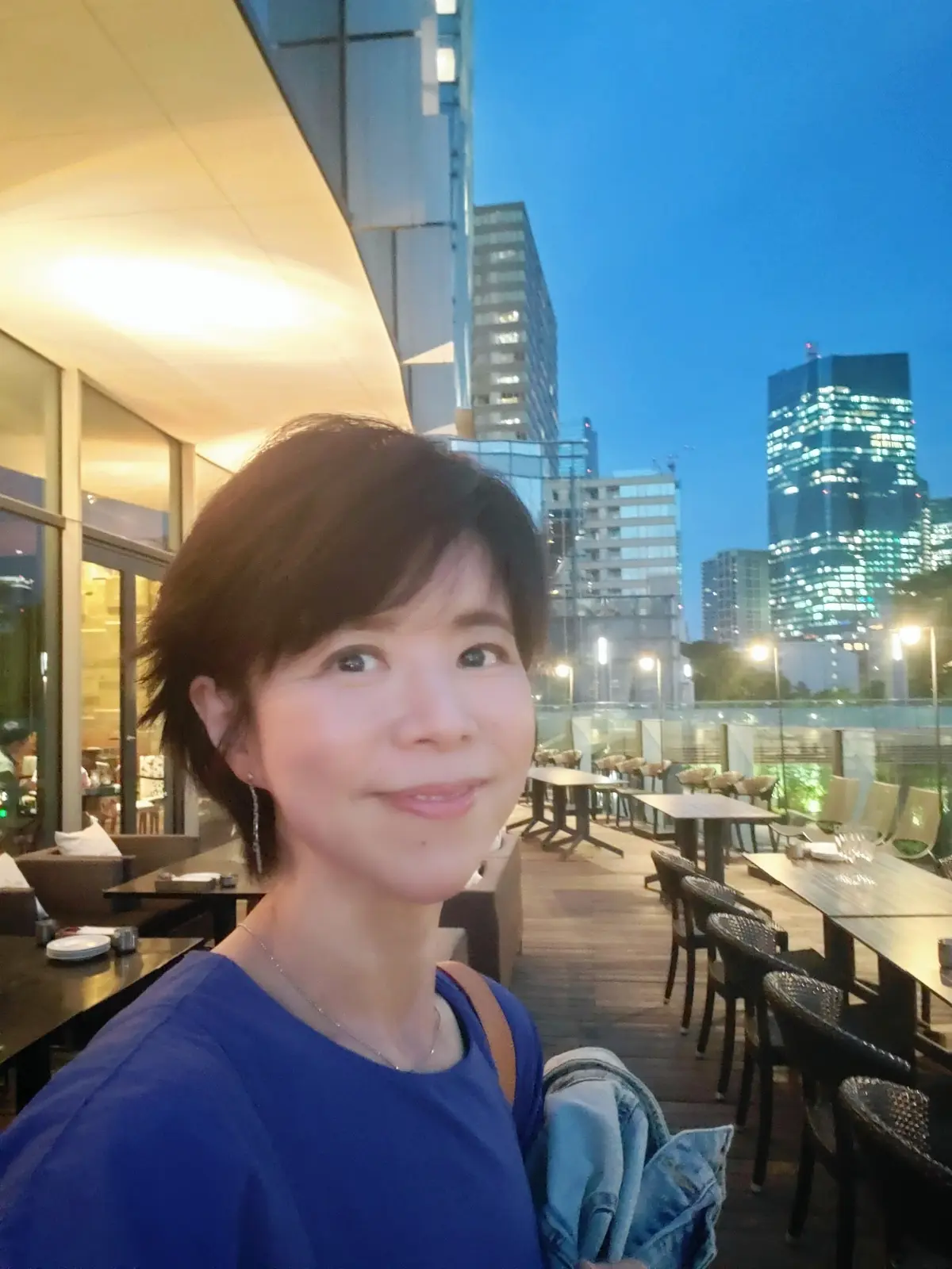 都会の景色が楽しめるテラス席希望でしたがこの日は生憎貸しきりで予約できず。