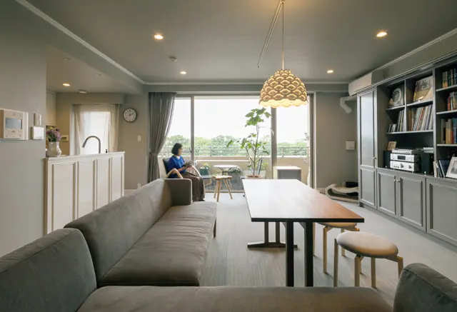 壁・天井・床・壁面収納を好きなグレーに