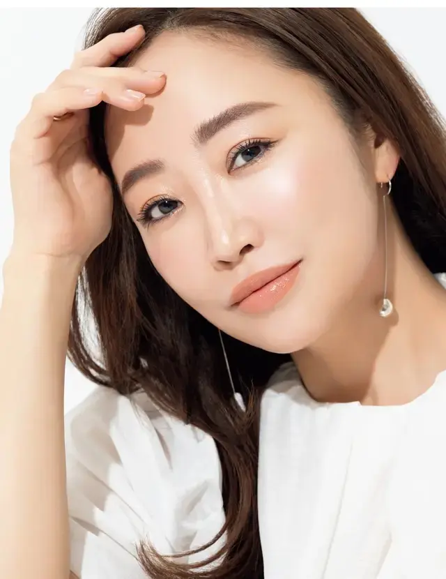 神崎恵さんの“響く”ブライトニングケア拝見