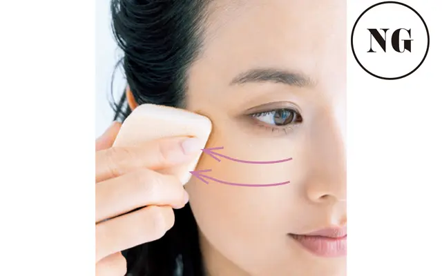 “追いファンデ”をなじませるときにスポンジをすべらせるのはNG