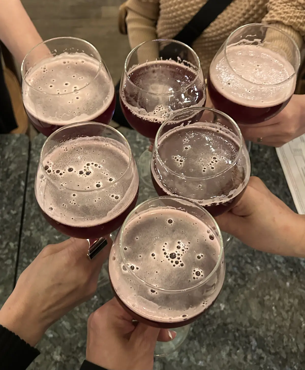 ブリュッセルの名店「La Roue D’or」　チェリービール　夕食　