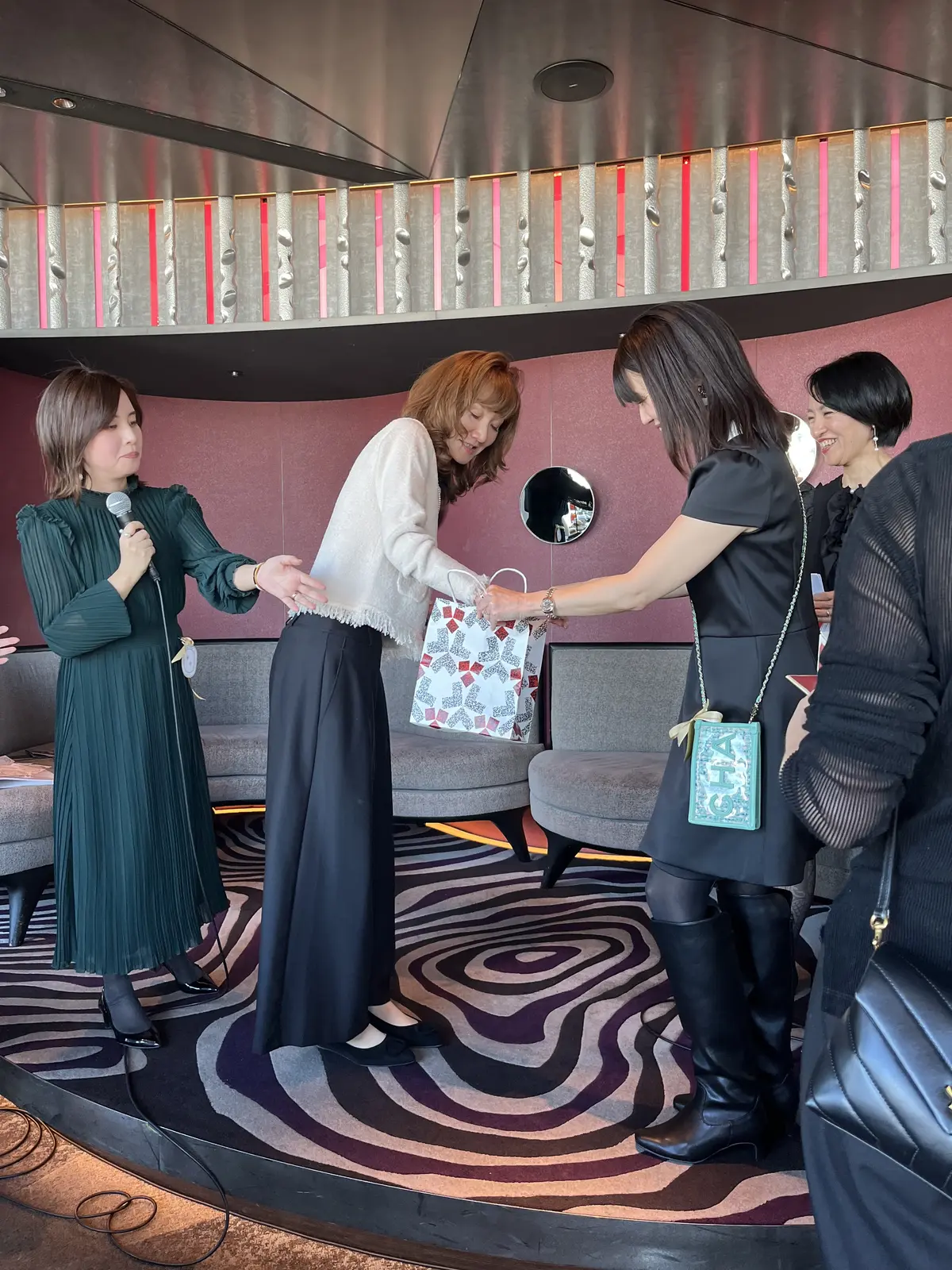 チームJマダムのクリスマス会への画像_10