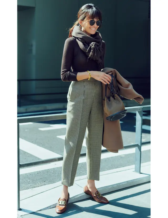 リブニットとトラッドな柄パンツコーデのRINA