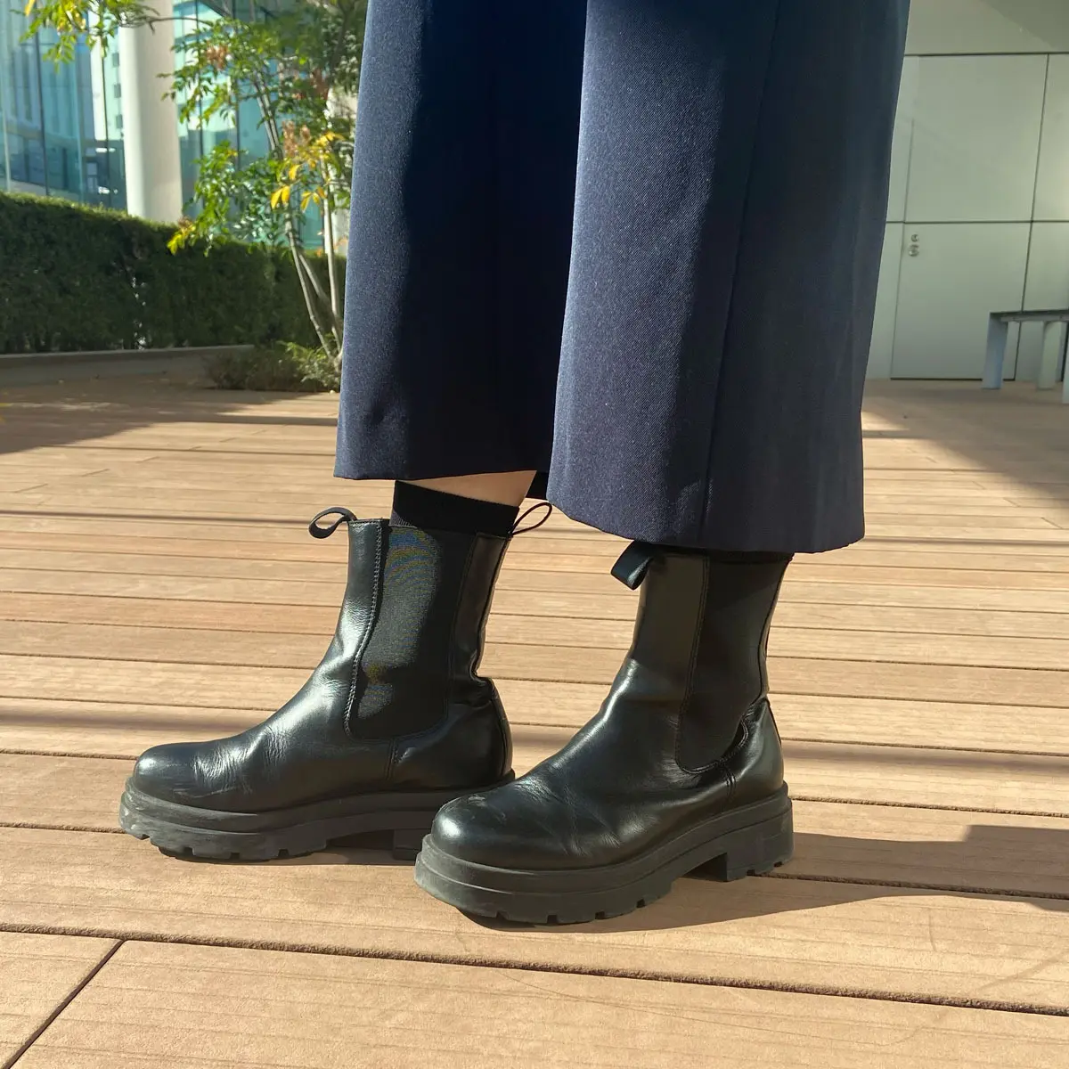 スカートにもパンツにも合わせやすく、今どきのバランスに仕上げてくれる！とK持が絶対的信頼を寄せるショートブーツ。