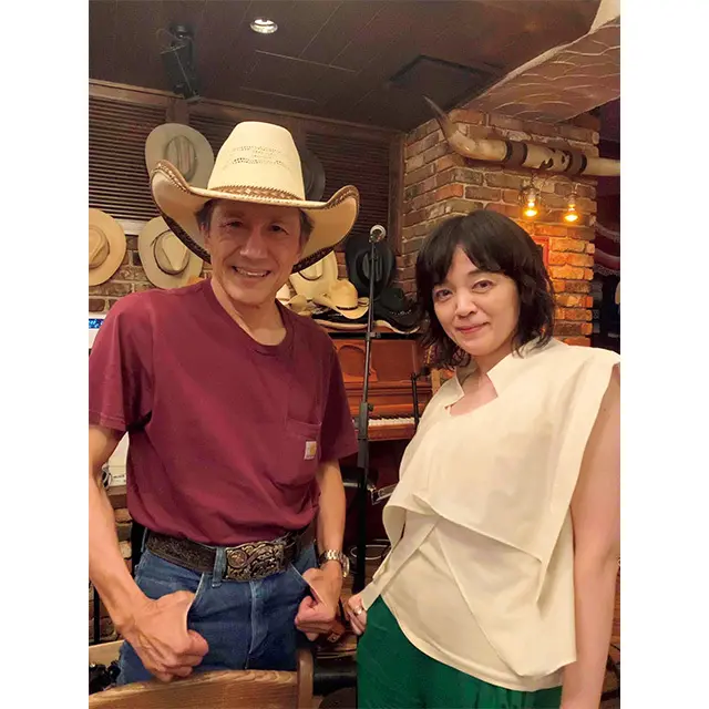 行きつけのライブ レストラン『赤坂C OUNTRY HOUSE』 でベーシスト＂テキ サス＂ さんと