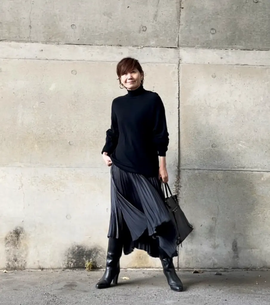 ＋Jのスカートはブラックではなくダークグの画像_2