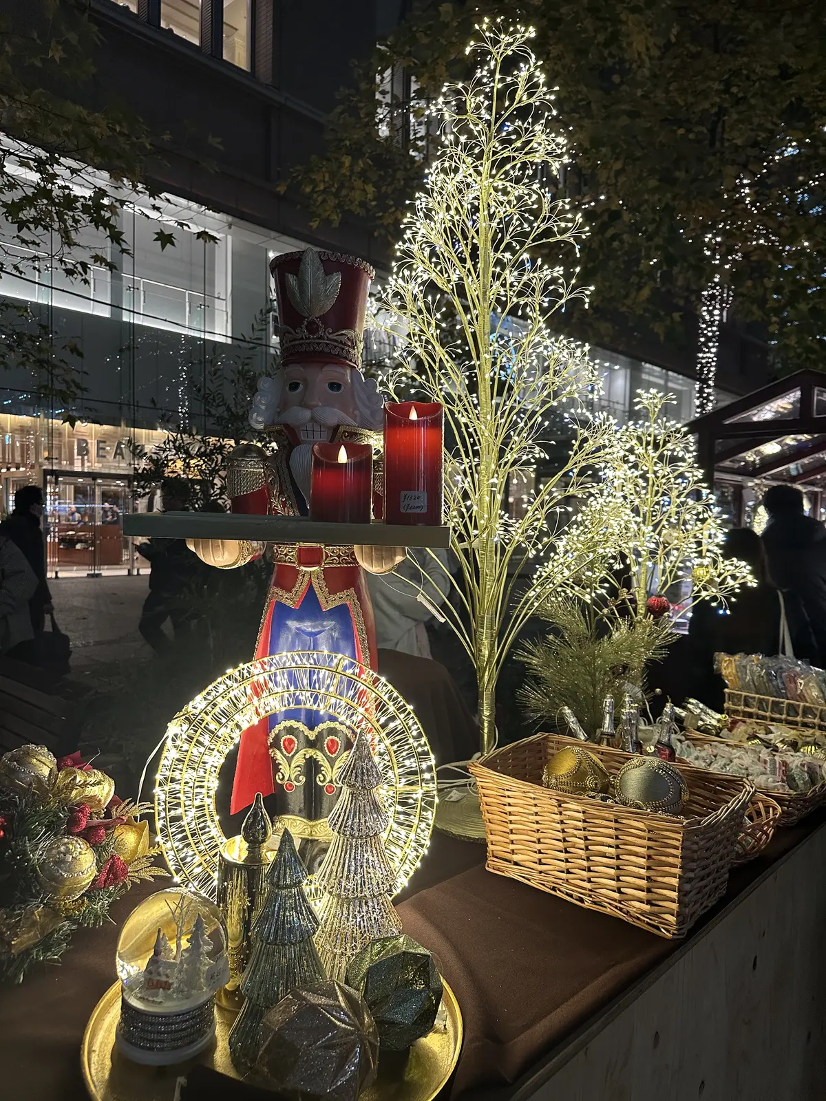 師走の丸の内からの画像_4