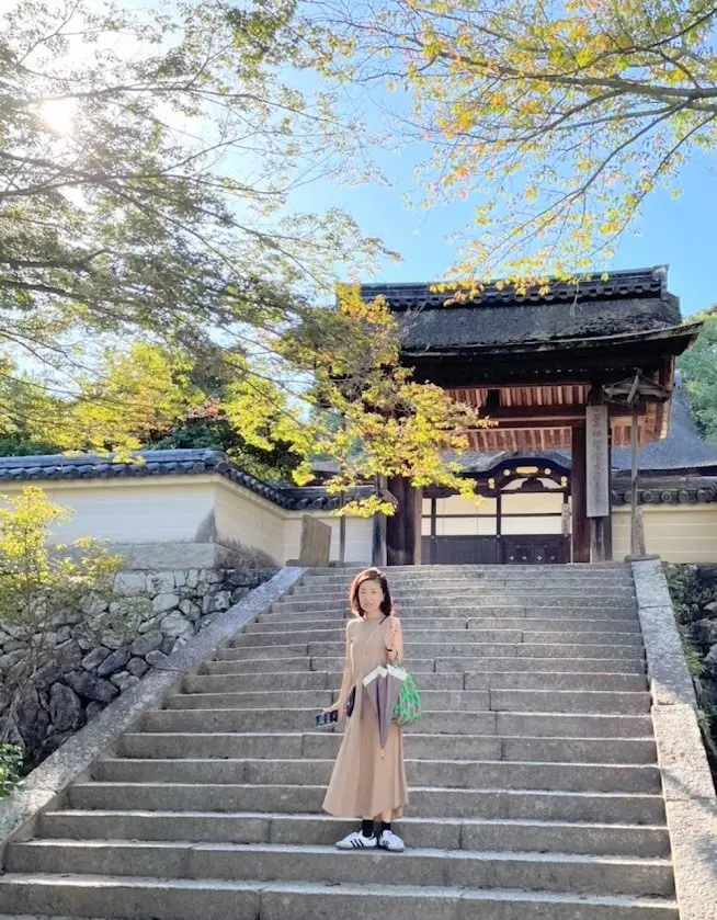 唐院・探題灯篭