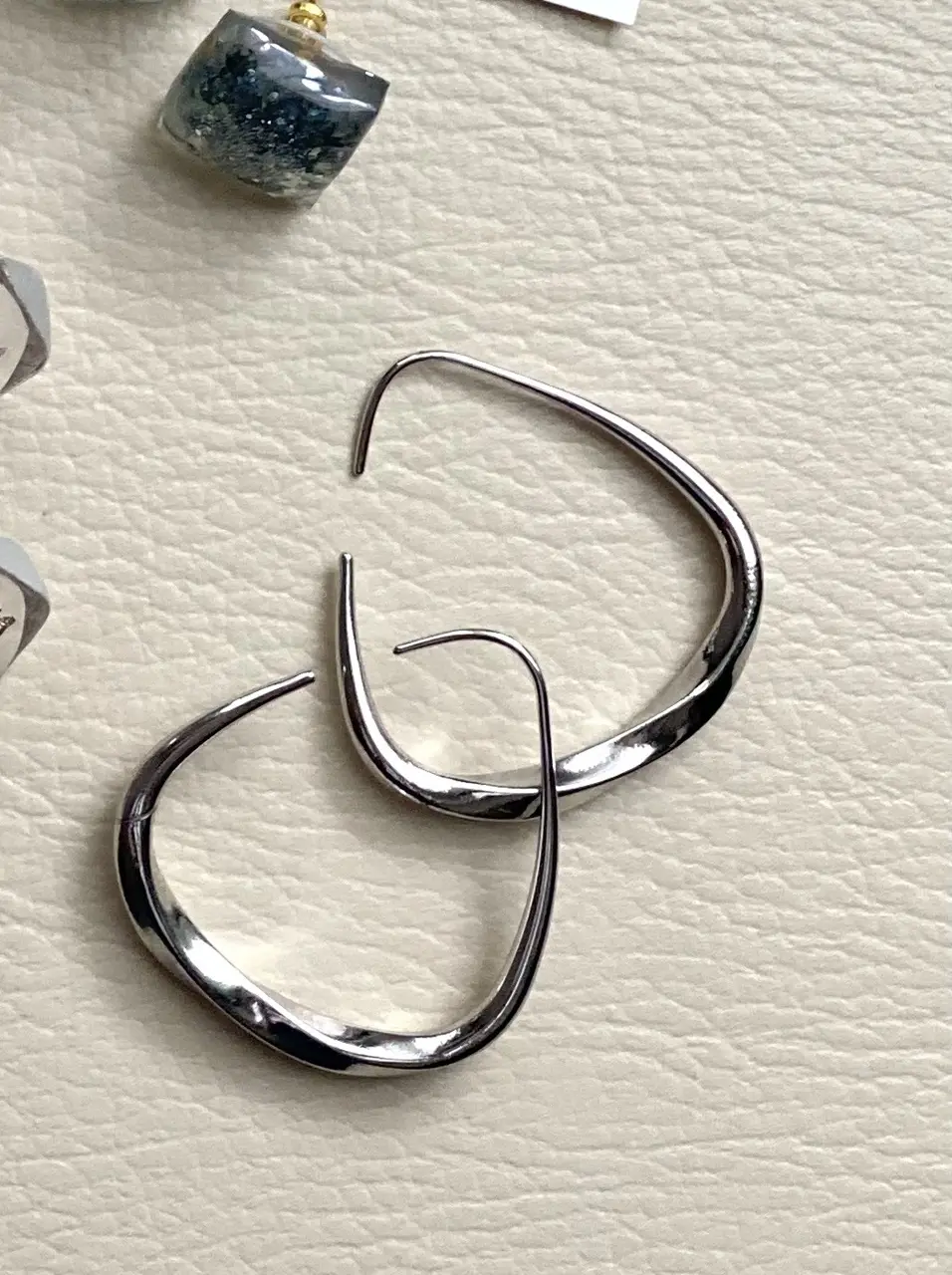 Mjewel変形ピアス