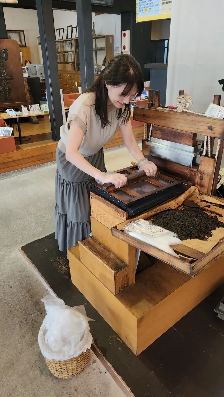 ではわたくしも。軽く押さえて、まあるく回すと…イケるはず☆