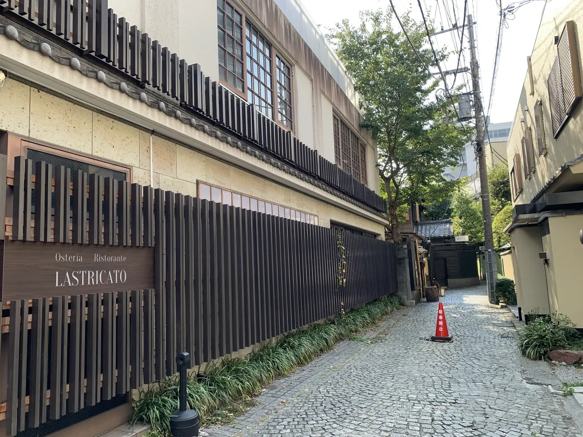 神楽坂の裏路地