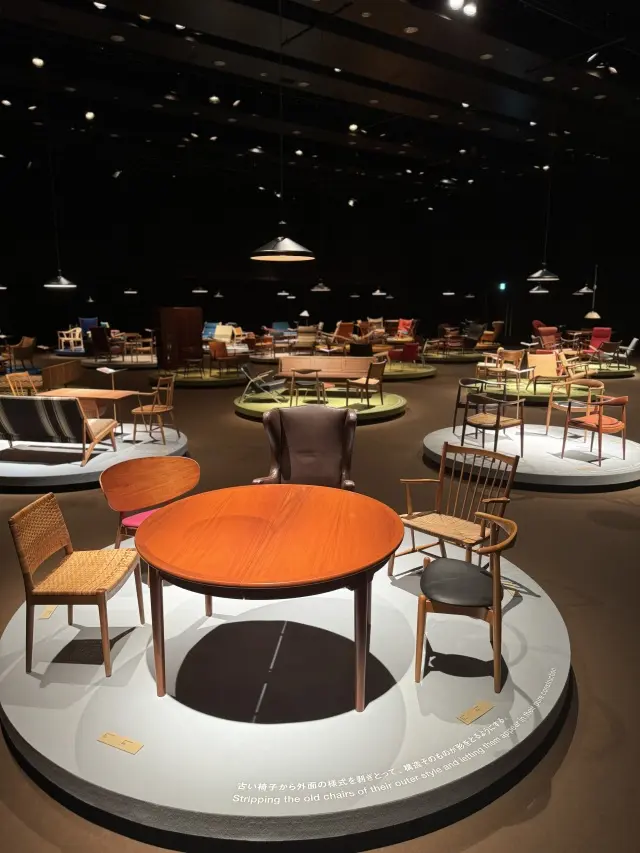 【北欧名作椅子と赤坂女子会】UNIQLOの画像_4