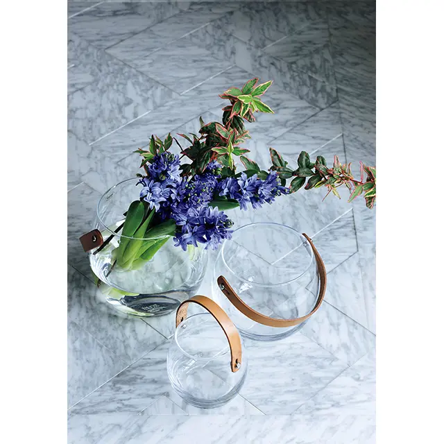 ［手前から］（φ10.5×H10㎝）￥4,500・（φ15×H12㎝）￥5,000・（φ16.5×H16㎝）￥7,500／イルムス