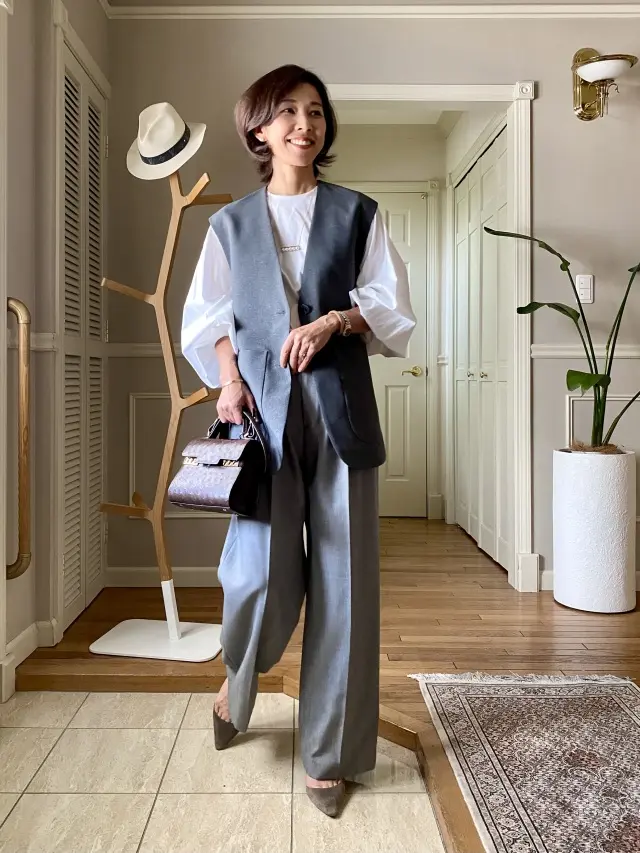 E by eclat 「深Vネックきれいの画像_1