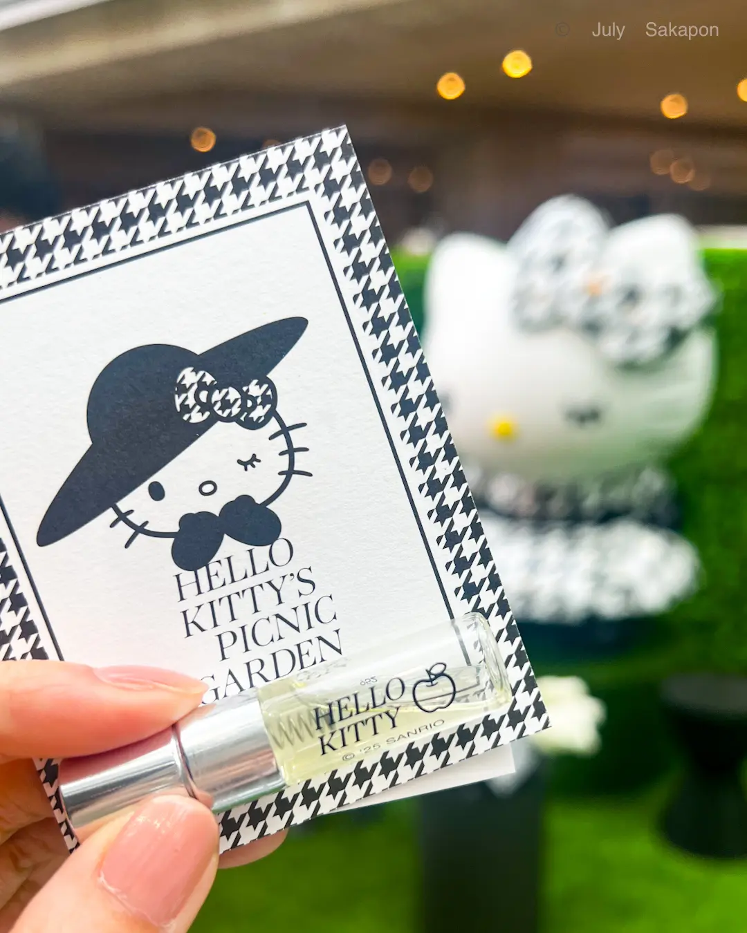 🍎ハローキティー🍎六本木ヒルズにて期間限の画像_3