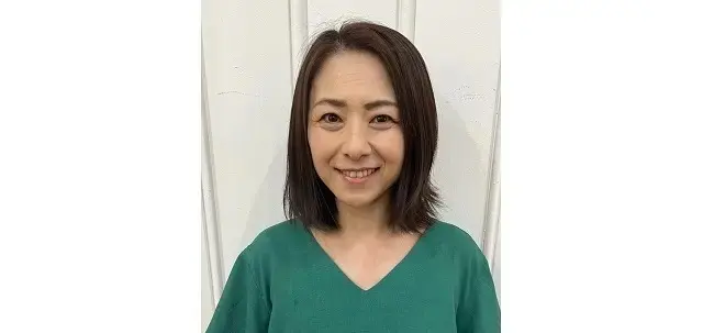 最旬ベージュカラーで、上品なツヤが魅力のエアリーボブに【50代髪型・ヘアスタイル】