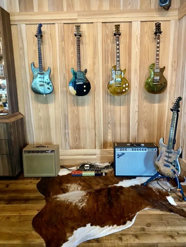 ファッションと香りのコラボを提案する「フの画像_3