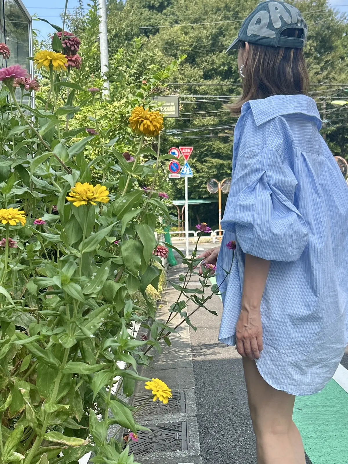 残暑を楽しむショートパンツ×長袖シャツでの画像_7